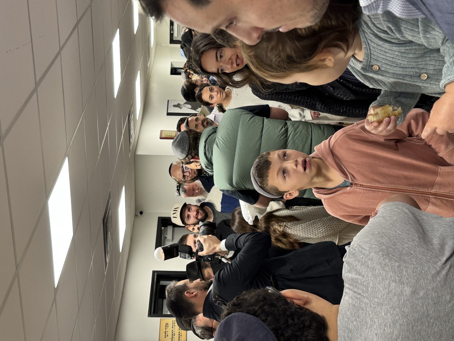 A full room on a Shabbos morning